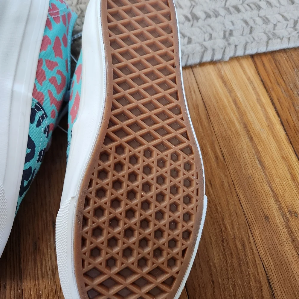 Vans Turquoise and Pink Leopard Tie Up Sneakers